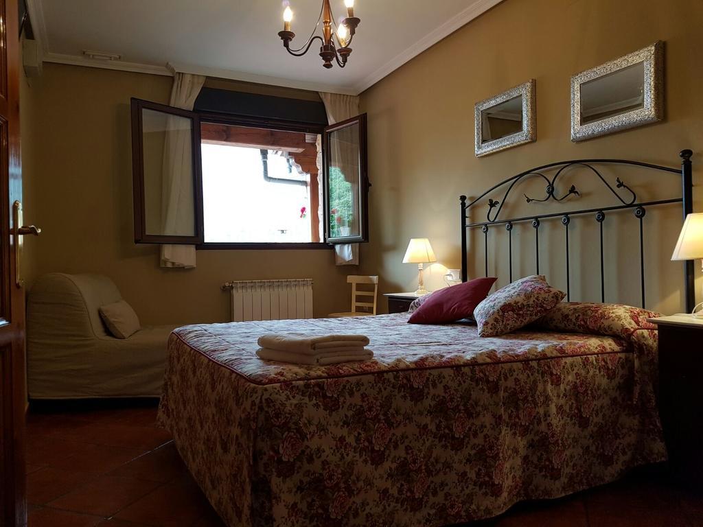 Apartamentos El Ardinal Arenas De Cabrales Extérieur photo